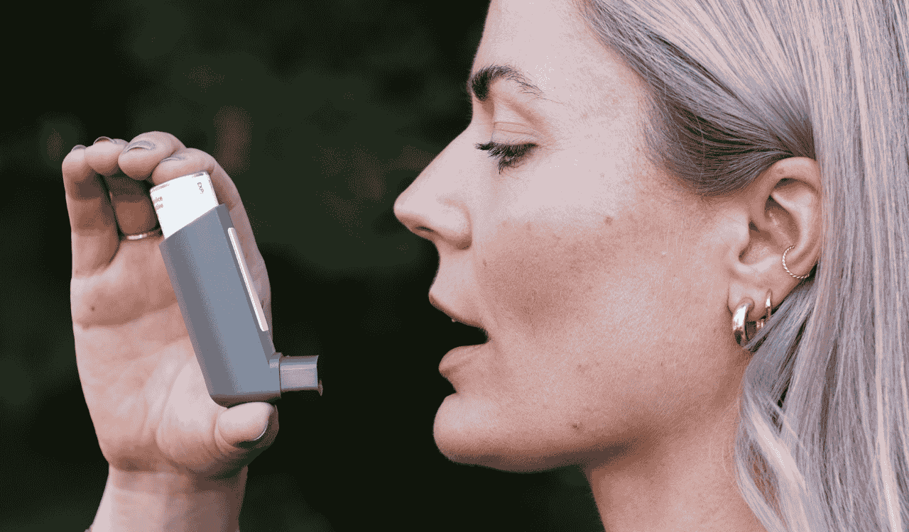 מדריך לגורמי אסטמה בביתך: מעליית הגג לסלון